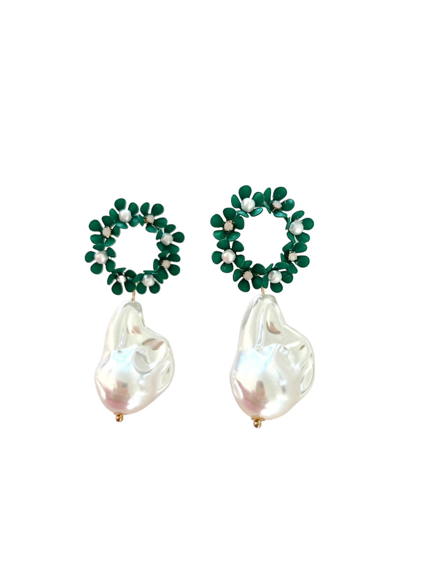 Green Pearl Wreath Earrings