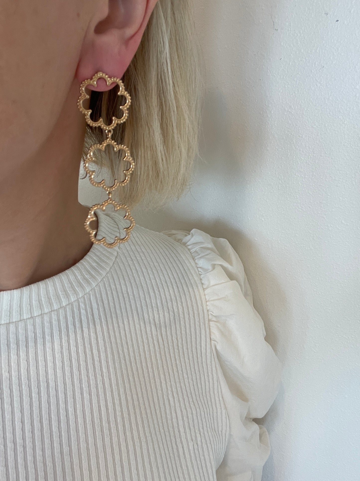 Outline Triple Flower Drop Earrings