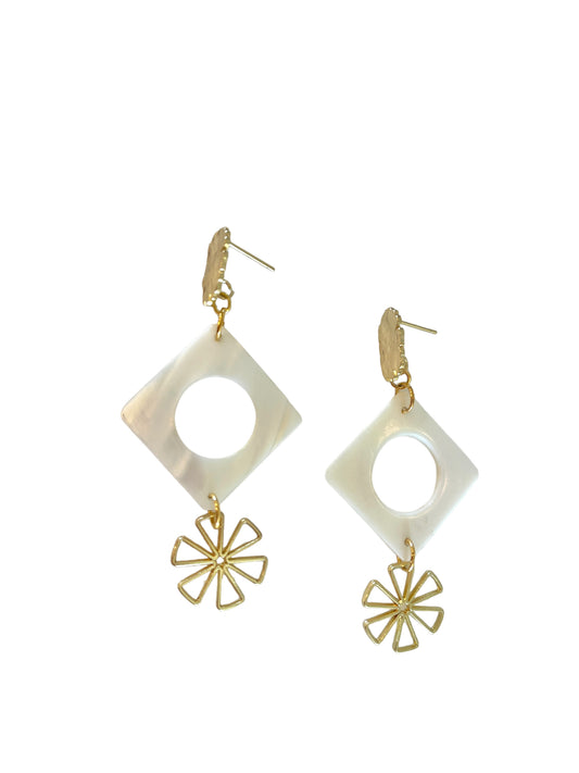 Shell diamond flower earrings