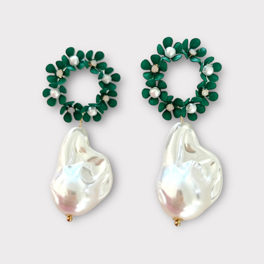 Green Pearl Wreath Earrings