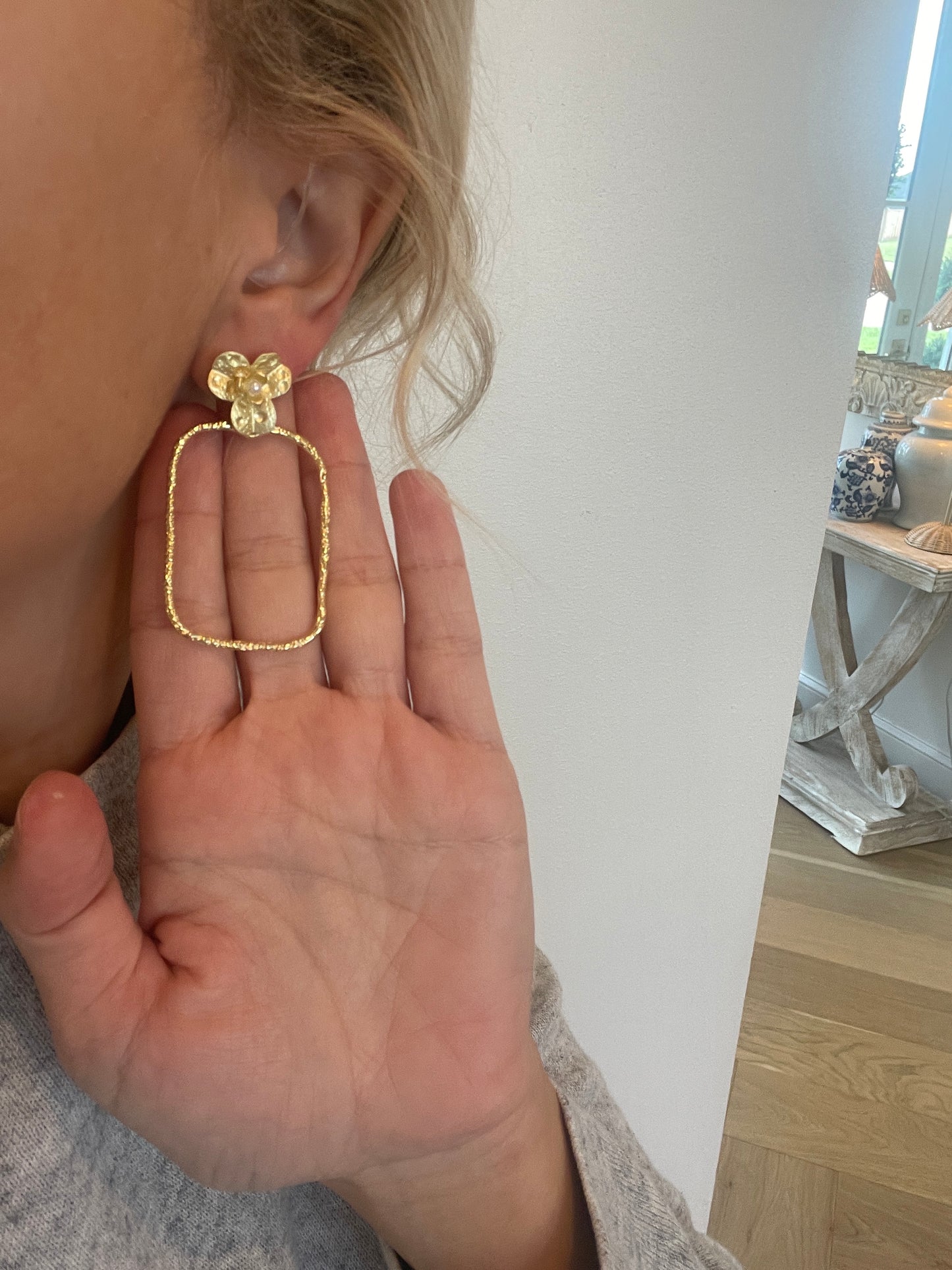 Pearl Flower Shield Earrings