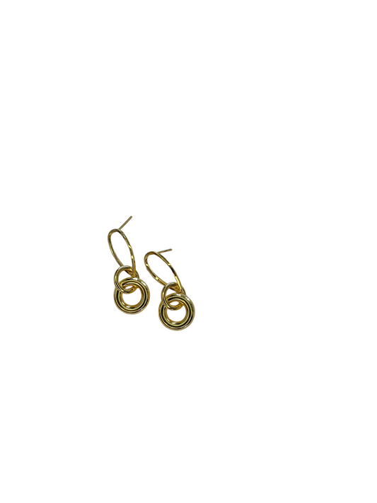 Gold interlocking earrings